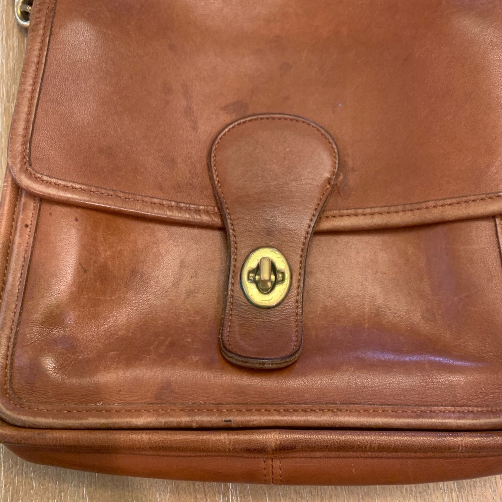 Vintage Coach Station Bag In British Tan - Picture 11 of 16